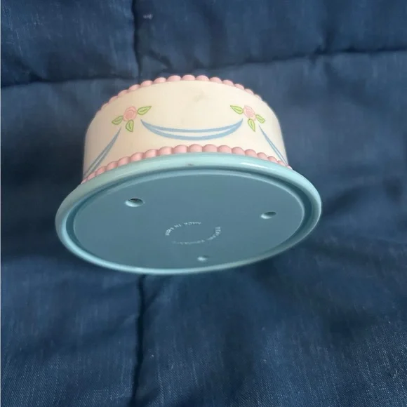 American Girl Bitty Baby Happy Birthday Musical Rotating Cake (Birthday Set) - Picture 6 of 8